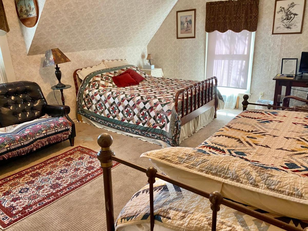 Pansy'S Parlor Bed & Breakfast Golden Kültér fotó